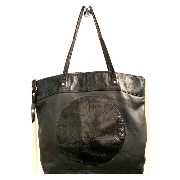 🎀 Coach Laura signature tote 🎀